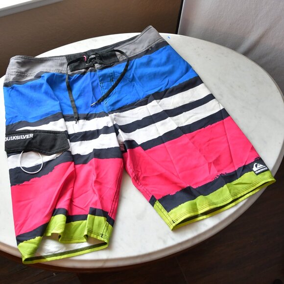 Quicksilver Men's Board shorts Size 34 - Picture 1 of 4